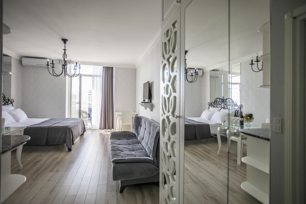 Tina'S Apartments With Panoramic Sea View Batoumi Chambre photo